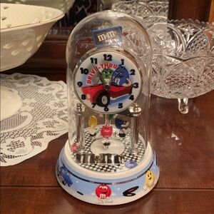 M&M Collectible Anniversary Clock Diner Drive Thru Theme Clock tells Time Well